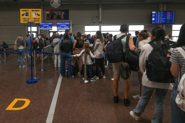 MAE, atenţionare de călătorie pentru Franța. Zboruri perturbate pe Aeroportul Paris – Beauvais din cauza unei greve