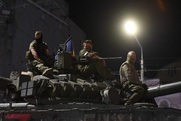 Lukașenko povestește că i-a spus lui Prigojin că mercenarii Wagner vor fi „striviți ca un gândac” dacă își vor continua marșul spre Moscova