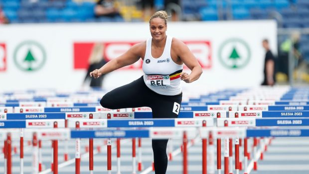 Scene neimaîntâlnite în atletism, după ce o sportivă belgiană de la aruncarea greutății a alergat în proba de 100 metri garduri: „Bine că nu m-am accidentat”