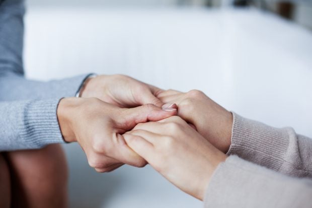 Insultele la adresa Iuliei Marin continuă să mobilizeze societatea. Europa Liberă citează specialiști și relatează despre „tabuul imens” care înconjoară discuția despre suferința psihică în România