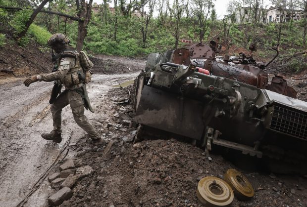Mercenarii Wagner au fost atacați de trupele Ministerului Apărării de la Moscova, lângă Bahmut, și în timpul luptei au arestat un colonel rus beat