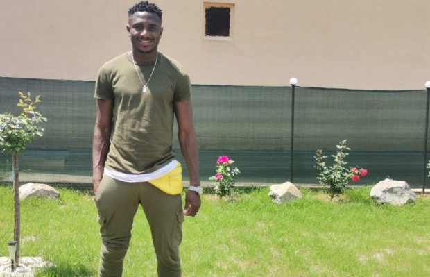 Interviu. Venit tocmai din Mali, un tânăr a fost avertizat în privința României: „Frate, atenție la buzunare, unde pui portofelul, ai grijă să nu te păcălească”. Dar românii l-au surprins