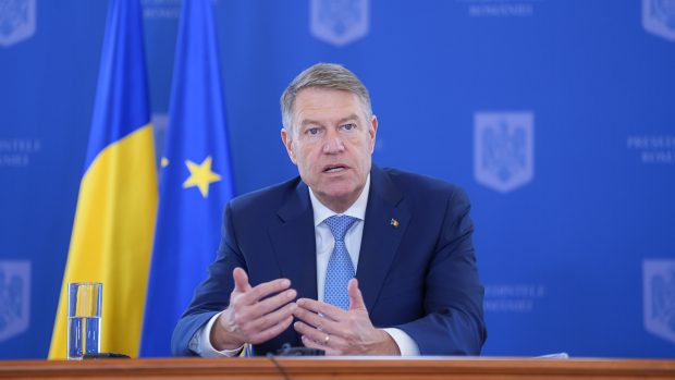 Klaus Iohannis a semnat decretele pentru numirile miniștrilor muncii și familiei