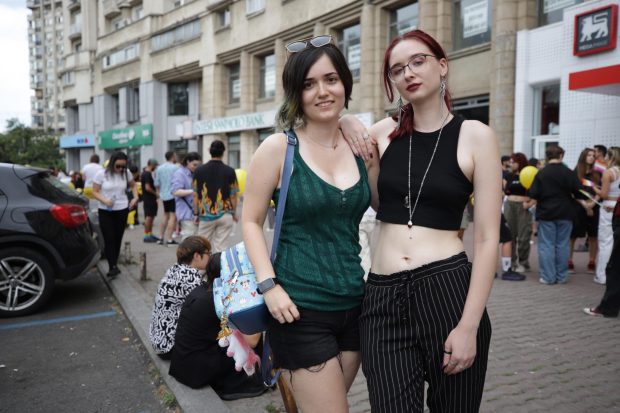 LIVETEXT: Sute de oameni participă acum la Bucharest Pride. Mai devreme, a avut loc „marșul normalității”