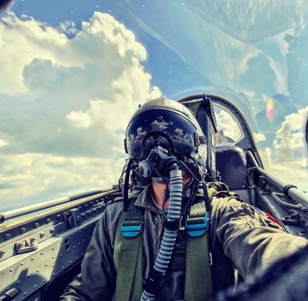 Ce înseamnă să fii pilot în Armata Română. Un tânăr militar care se va pregăti în SUA pe F-16: „Punct ochit, punct lovit și secunde numărate”