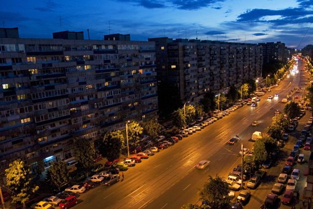 Aproape 700 de blocuri din București rămân fără apă caldă ca urmare a unor lucrări de reparații și înlocuire de conducte