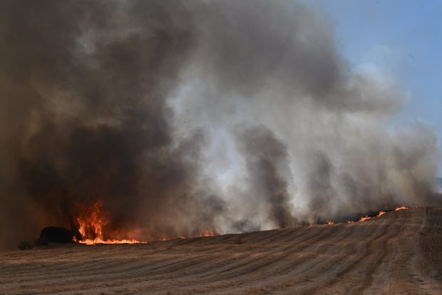 Incendiile din Grecia sunt sub control, după mai bine de două săptămâni, dar autoritățile avertizează că pericolul nu a trecut