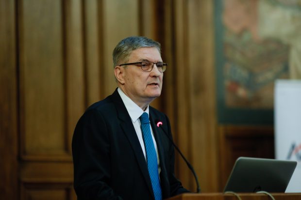 Consiliul Fiscal avertizează din nou asupra deficitului: va trece de 7% din PIB. Cheltuielile trebuie să scadă! Fondul de rezervă, pușculiță discreționară
