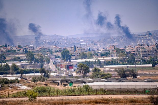 Zece palestinieni au murit și 3.000 au fugit din tabăra de refugiați Jenin, după raidul major israelian din Cisiordania