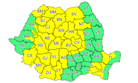 Noi avertizări meteo. Jumătate de țară, sub cod galben de ploi torențiale, până duminică seară