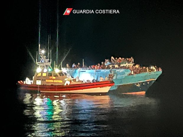 Spania a arestat 15 persoane implicate într-o rețea de trafic de migranți pe „o rută VIP”. Gruparea folosea un traseu de mii de kilometri