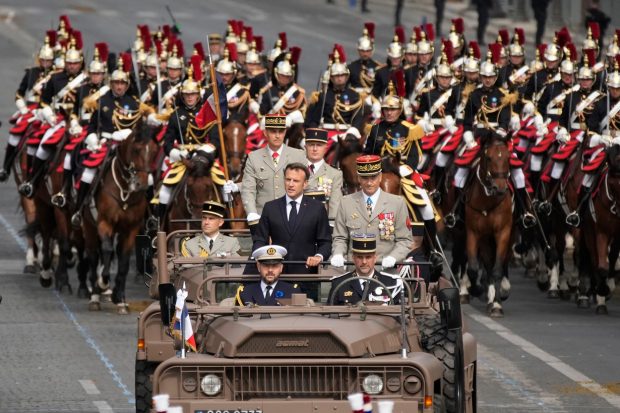 Imagini ÎN DIRECT de la parada de Ziua Franței. Defilare pe Champs-Élysées cu măsuri de securitate sporite, după tensiunile recente