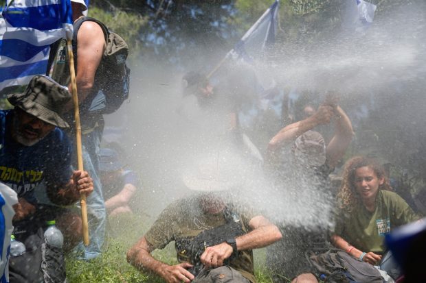 Proteste de amploare în Israel înainte de un vot cheie privind reforma judiciară. Forțele de ordine au folosit tunuri de apă