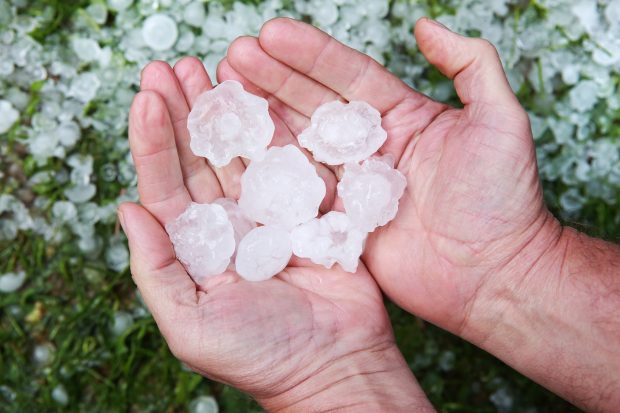 De ce grindina are dimensiuni tot mai mari. Explicațiile experților climatici