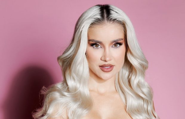 Alina Ceușan prezintă „Love Island”, cel mai nou show de dating de la PRO TV