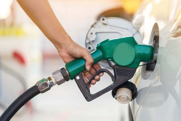 Carburanții s-au ieftinit ușor în ziua alegerilor locale și europarlamentare. Scumpire de 7% la benzină, de la începutul anului