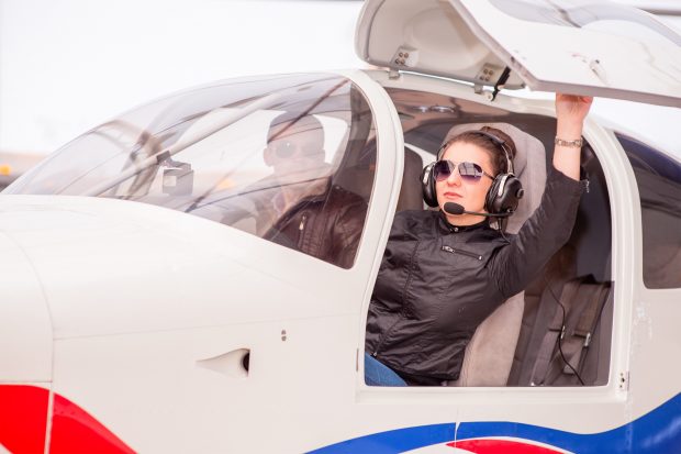 Cum poți lua brevetul de pilot de avion – cât costă și cât durează cursurile