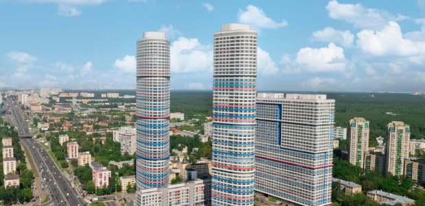 Fiul unui magnat rus din energie a murit, după ce s-a aruncat de la etajul 26 al unui bloc-turn de lux din Moscova. Presa rusă scrie că poliția îi bătea la ușă