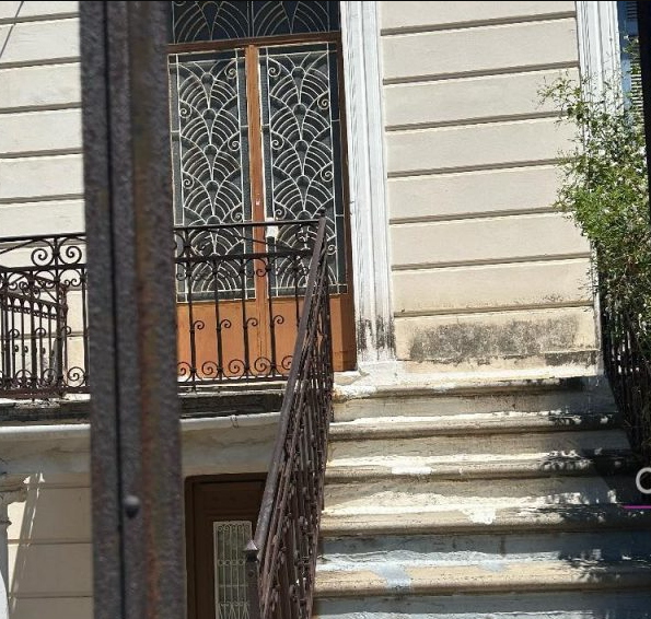 Dezvăluiri despre „fabrica de bebeluși” din Grecia: româncele folosite ca mame-surogat, plătite cu 600 de euro pe lună