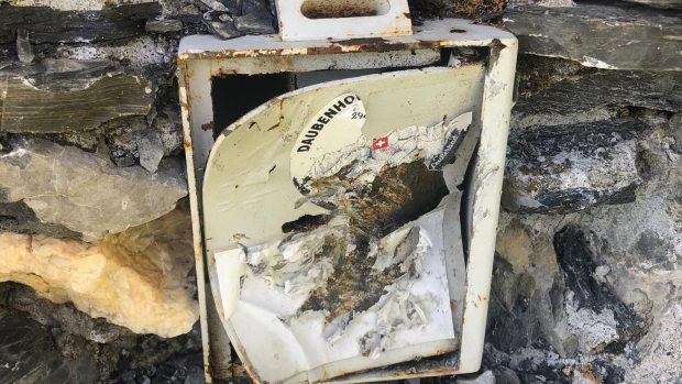 „Hoții-alpiniști” au spart cutia cu donații de pe un traseu dificil, la peste 2.350 de metri, în Elveția. Câți bani au furat
