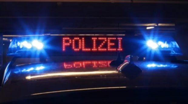 Român găsit la 3 dimineața dormind în mașină pe banda de urgență, cu motorul pornit, în Elveția. Polițiștii i-au luat permisul, după ce l-au trezit