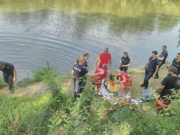 Lanț uman pentru salvarea unei adolescente de 16 ani din râul Someș