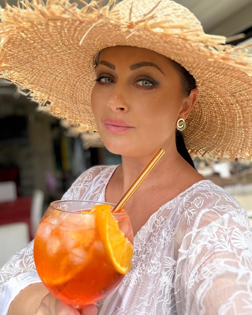 Gabriela Cristea: "Situația financiară reflectă efortul depus, televiziunea reprezintă cea mai mică sursă de venit" 4 gabriela cristea s a ingrasat 2