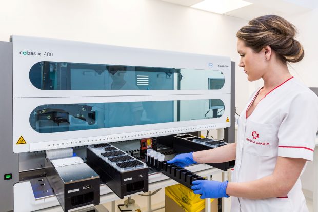 Program pilot de testare genetică gratuită pentru tratamentul țintit al cancerului colorectal, inițiat de Laboratoarele REGINA MARIA