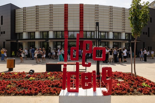 Cum poate fi reînviată o comunitate prin cultură. Experiența Festivalului Ideo Ideis la Alexandria: „Voi veniți acum și e atâta viață în oraș”
