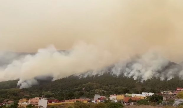 Peste 26.000 de persoane au fost evacute din calea incendiului din Tenerife
