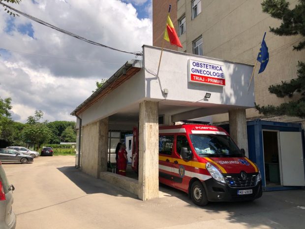 Primele măsuri anunțate de spitalul din Botoșani, după moartea Alexandrei. Medici și asistente, suspendați din funcție