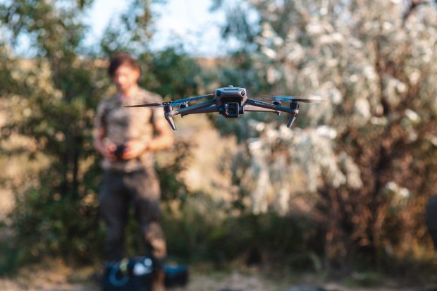 Reznikov dezvăluie noua dronă FPV, produsă în Ucraina, care va intra în arsenalul armatei. Peste 30 de modele sunt folosite deja de soldați