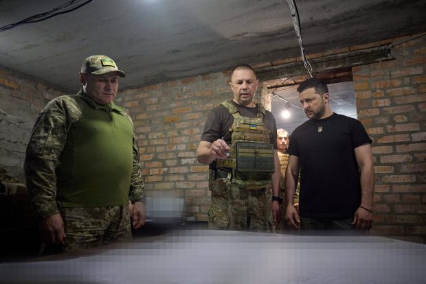 LIVETEXT Război în Ucraina, ziua 538 | Zelenski a mers din nou pe front, în timp ce Moscova susține că resursele militare ale Ucrainei sunt „aproape epuizate”