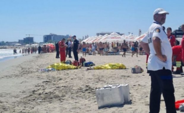 Încă o persoană şi-a pierdut viaţa, după ce a fost scoasă din apă în stare gravă la Mamaia