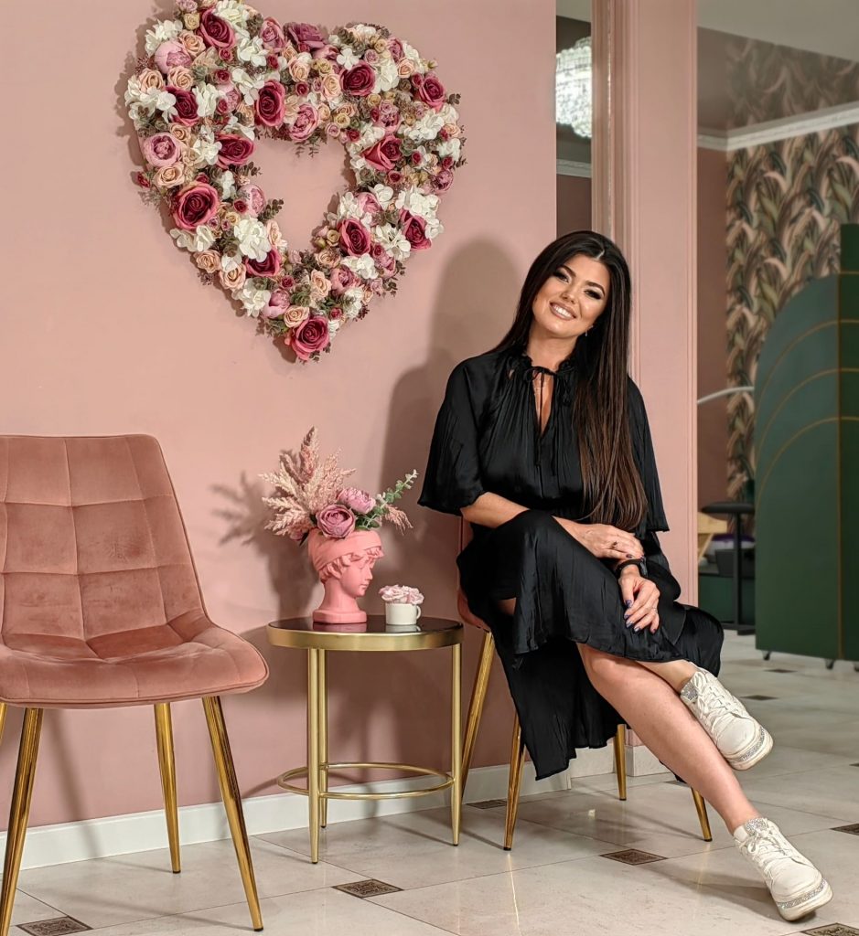 Cum este tratată Elena, fetița adoptată de Paula Seling, de colegii ei de școală? Artista dezvăluie adevărul, oferind o perspectivă reală 4 376248156845151173643643567514344182406600n