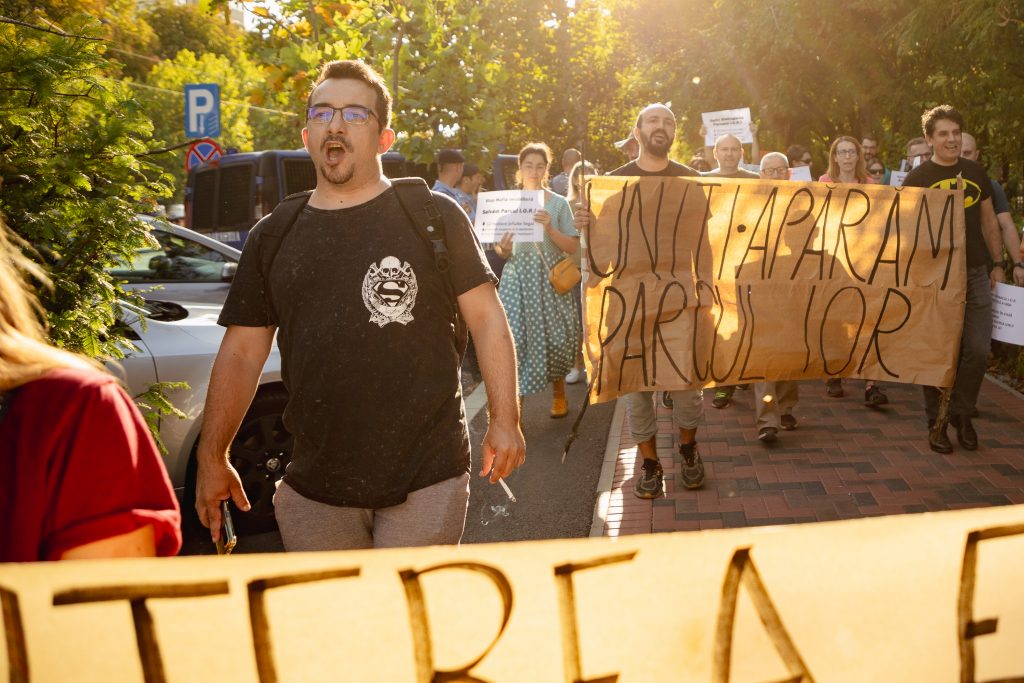 alex activist suntem prostii europei daca permitem sa mai pierdem chiar si un metru patrat de spatiu verde