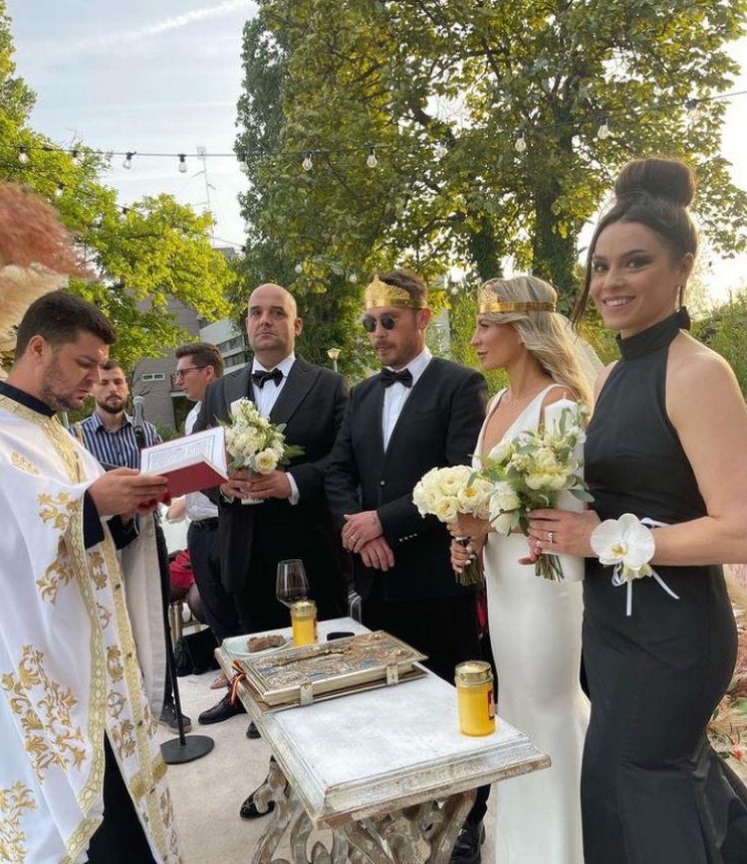 Ana Baniciu și Edy Kovacs au celebrat căsătoria lor religioasă - imagini impresionante cu frumoasa cântăreață îmbrăcată într-o superbă rochie de mireasă. 3 ana baniciu s a casatorit religios 4