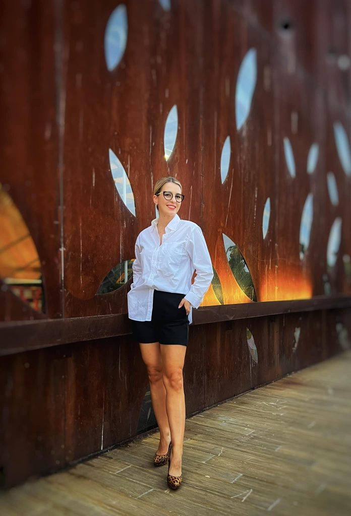 Andra Marinescu, arhitect în emisiunea „Visuri la cheie”, povestește despre culisele show-ului: „Rolul echipei este esențial pentru realizarea a 10% dintre transformările pe care le vedeți” 2 andra marinescu visuri la cheie 4