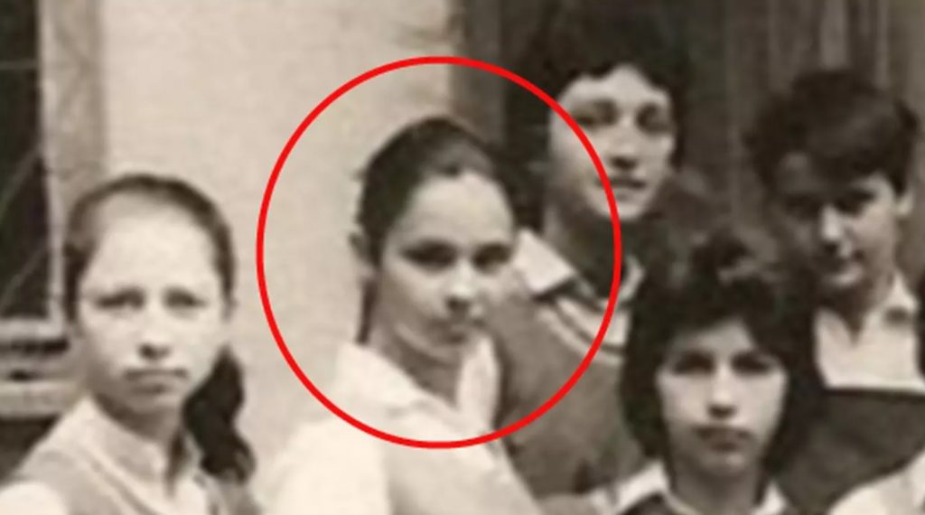 Prima zi de școală: Vedetele dezvăluie amintirile cu colegii și învățătorii din trecutul lor 11 andreea marin la scoala