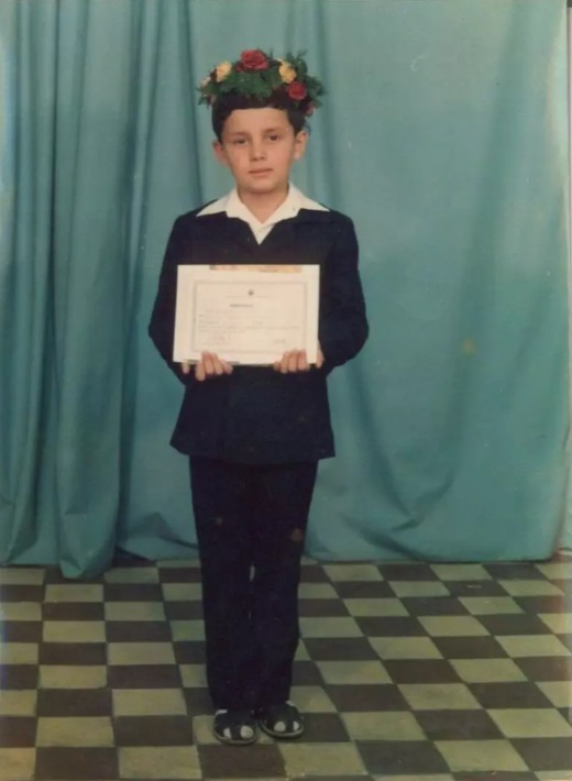 Prima zi de școală: Vedetele dezvăluie amintirile cu colegii și învățătorii din trecutul lor 8 catalin maruta prima zi de scoala