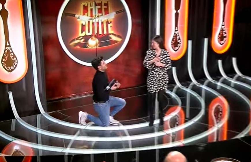 Cerere de căsătorie surpriză în emisiunea „Chefi la cuțite”: Jurații, complicii concurentului sau exprimat îndoieli: „Ești sigur că vrei să faci asta?” 6 cerere in casatorie chefi la cutite razvan minca 4