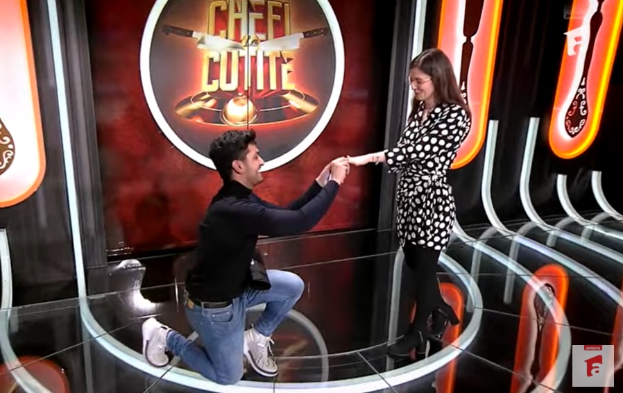 Cerere de căsătorie surpriză în emisiunea „Chefi la cuțite”: Jurații, complicii concurentului sau exprimat îndoieli: „Ești sigur că vrei să faci asta?” 4 cerere in casatorie chefi la cutite razvan minca 6