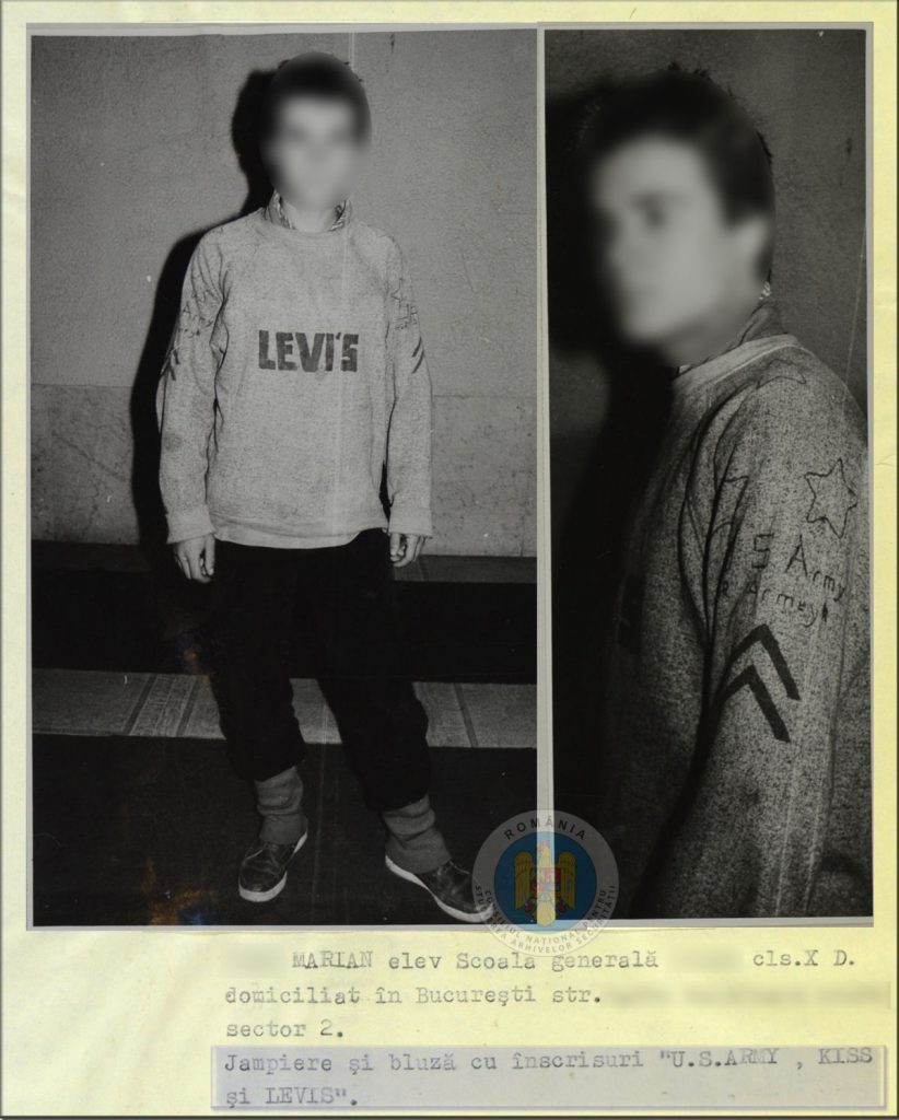 CNSAS dezvăluie fotografii cu tineri reținuți în anii ’80 pentru că alegători preferau să poarte haine cu formațiile lor preferate. "Importanța libertății trebuie să rămână mereu în mintea noastră!" 5 cnsas 5