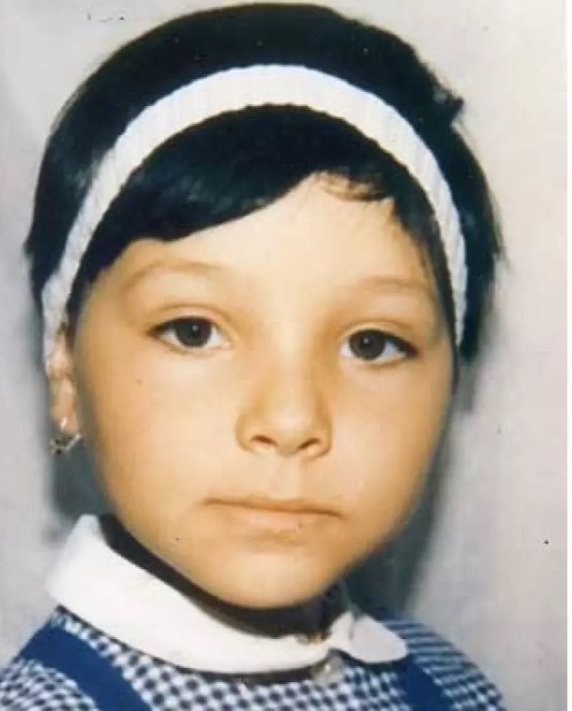 Prima zi de școală: Vedetele dezvăluie amintirile cu colegii și învățătorii din trecutul lor 5 corina caragea prima zi de scoala