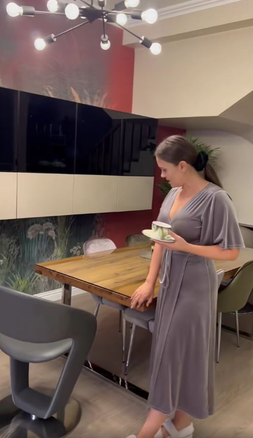 "Descoperă noua casă de lux a lui Mădălin Ionescu și Cristina Șișcanu, cu o bucătărie ultramodernă și dotată cu aparatură de ultimă generație" 3 cristina siscanu casa 1