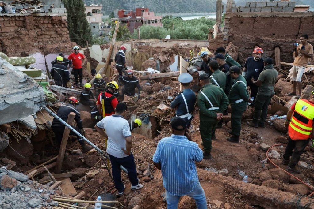 Echipe internaționale se unesc pentru operațiunile de salvare în Maroc, în timp ce numărul deceselor din cauza cutremurului a depășit 2.100 3 cutremur maroc 1