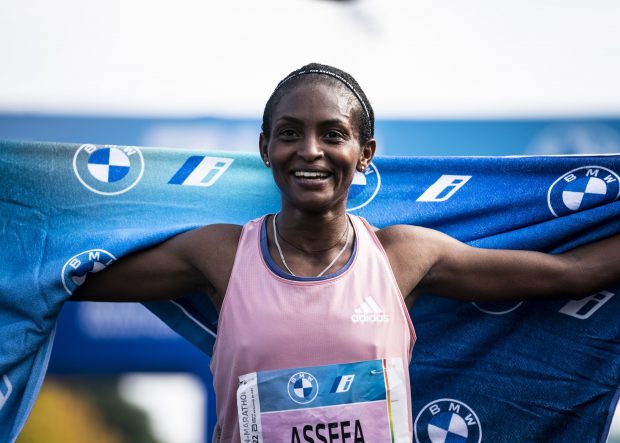 Etiopianca Tigist Assefa a bătut recordul mondial la maraton, în cursa la Berlin