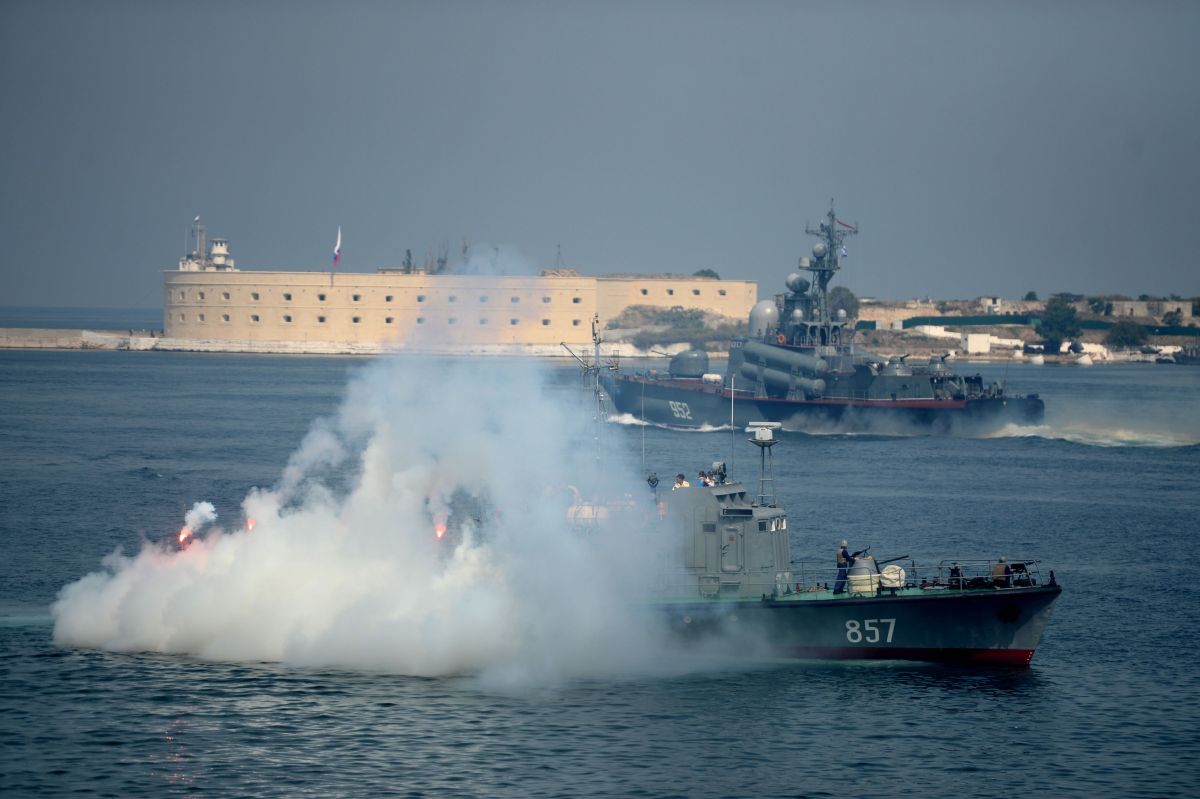 Marina ucraineană avariază o corvetă rusă lângă Sevastopol. Marina ucraineană avariază o corvetă rusă lângă Sevastopol.