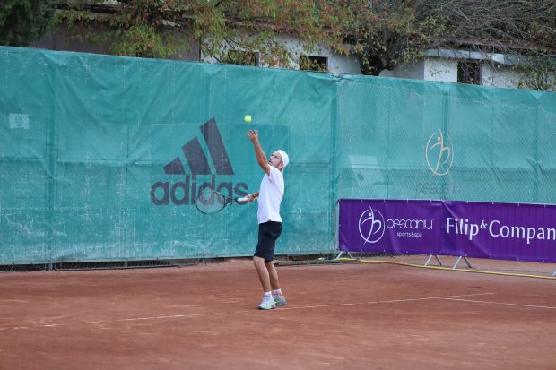 „Trebuie să fim un pic încurajați”. Au jucat tenis și au strâns bani pentru tinerii care ies din centrele de plasament