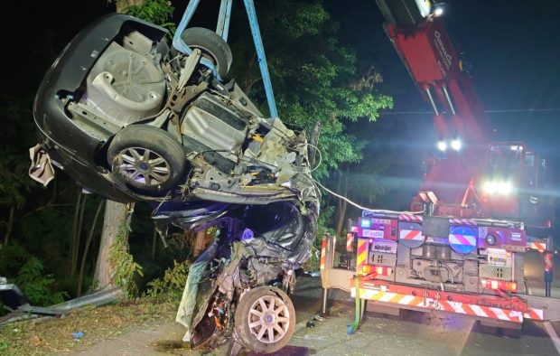 Un adolescent român a murit pe loc în mașina făcută praf într-un copac, în Italia. Sorin avea 18 ani și permis de scurtă vreme